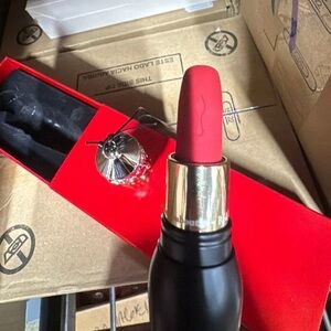 Rouge Louboutin Velvet Matte Lipstick
Christian Louboutin #005